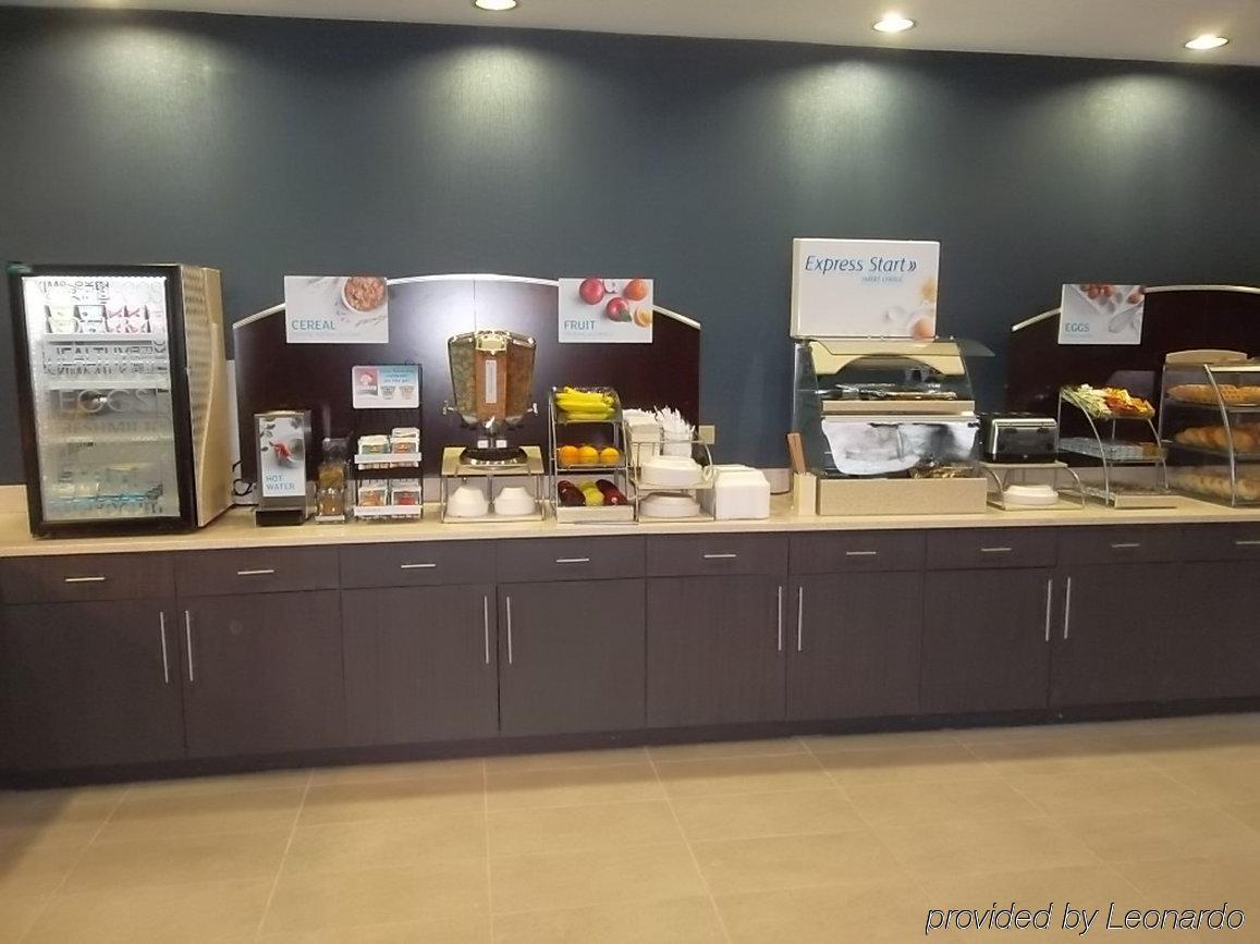 Holiday Inn Express Hotel & Suites Goldsboro - Base Area By Ihg Eksteriør billede